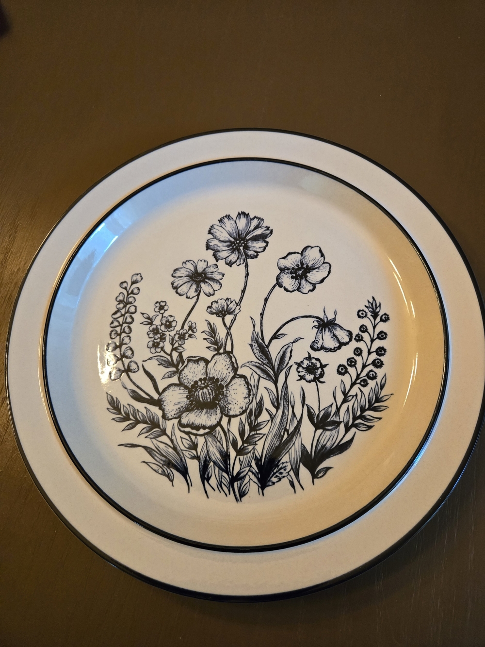 Vintage Design Four 701 Summer Glen Floral Plate